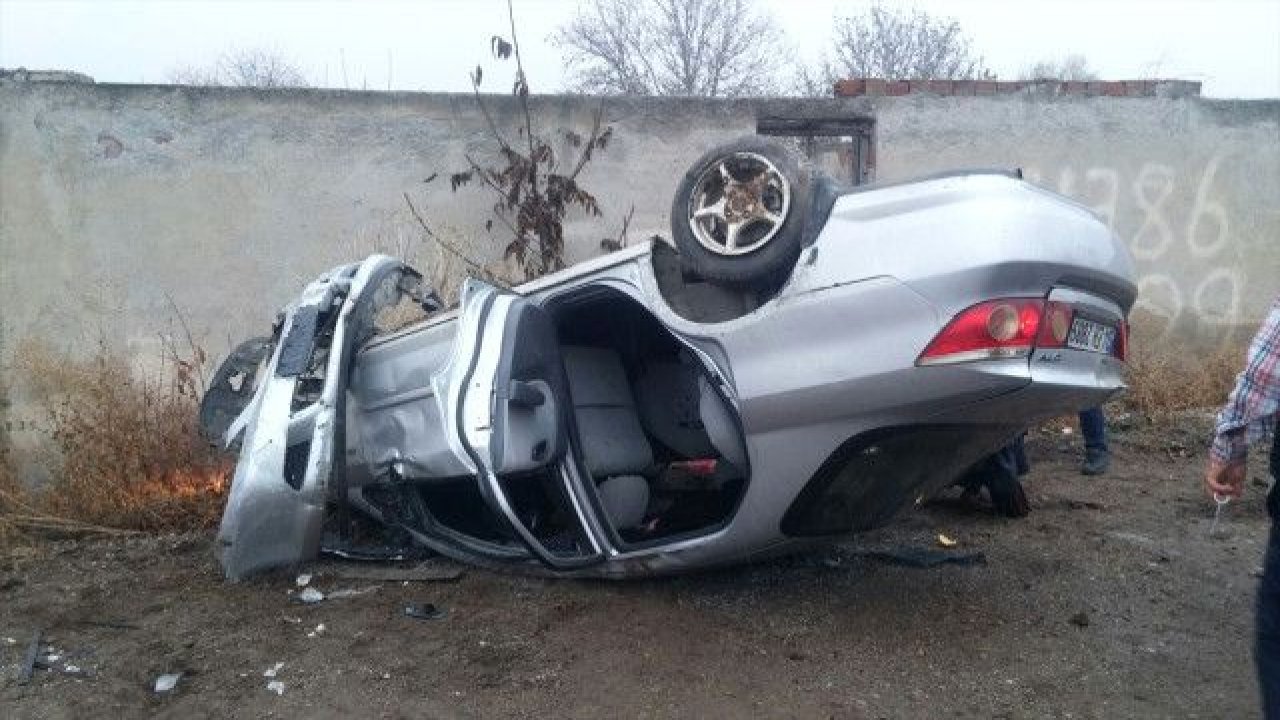 Otomobil devrildi: 5 yaralı - AMASYA