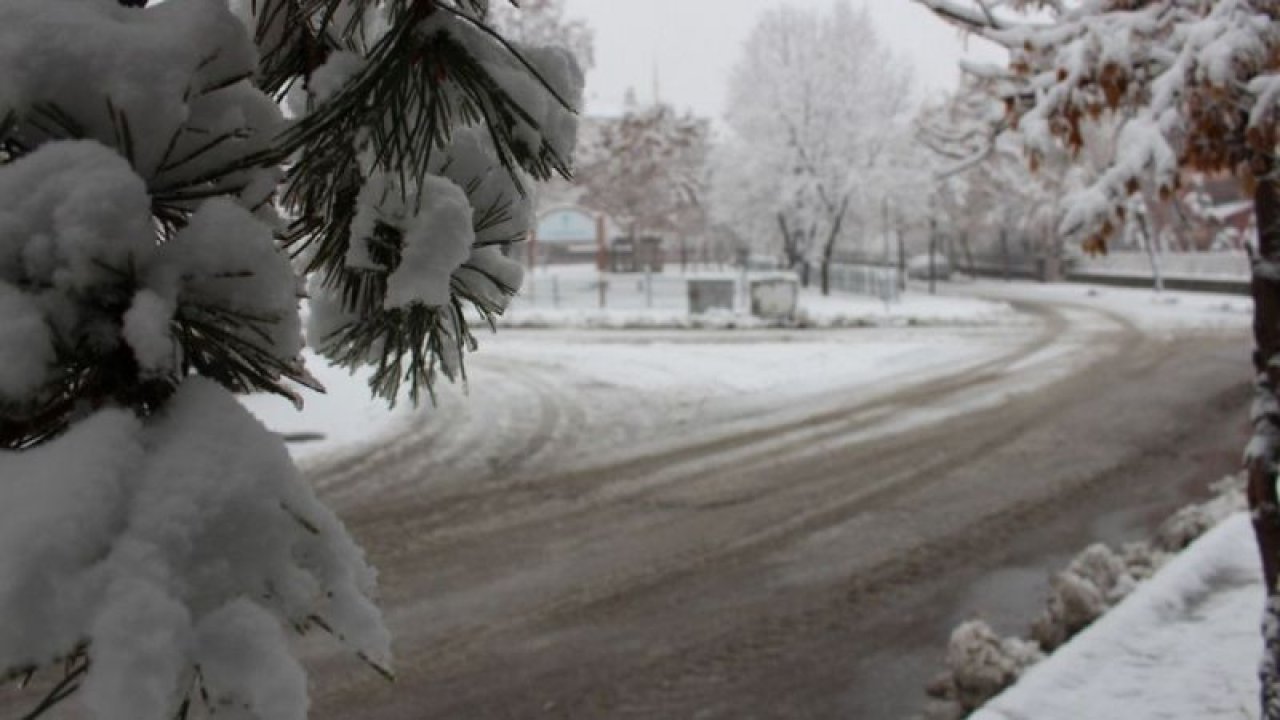 Erzurum’da etkili olan yoğun kar yağışı yerini çileye bıraktı