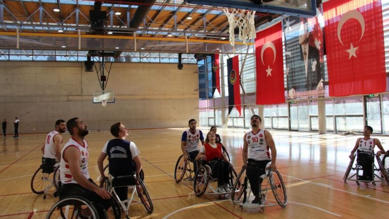 TED Ankara Koleji'nde tekerlekli sandalye basketbol maçı