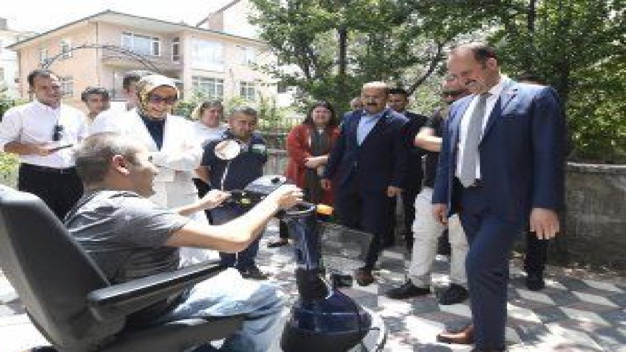 Mesut Akgül ve Lütfiye Selva'dan yüzleri güldüren ziyaret