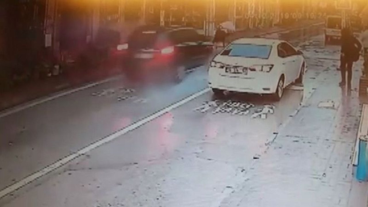 Hızla gelen araç yaşlı kadına çarparak metrelerce öteye fırlattı