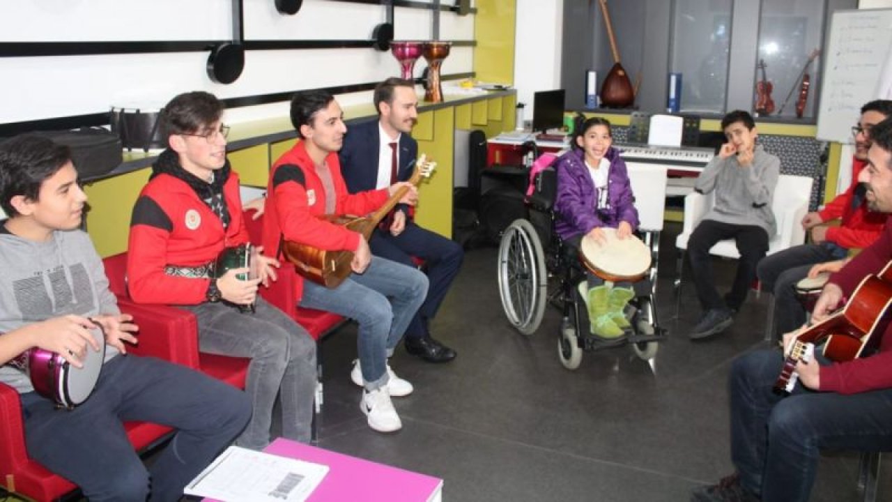 Gençlik Meclisi engellilere kucak açtı
