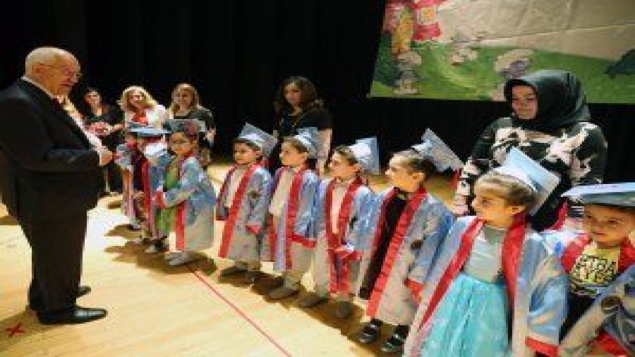 Yenimahalle Belediyesi’nin 5 ayrı anaokulu, toplam 115 öğrencisini mezun verdi