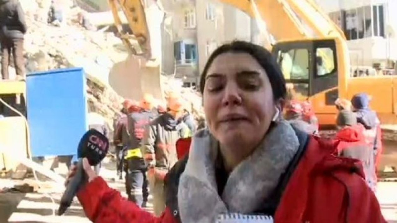 Elazığ Depremiyle İlgili Canlı Yayın Yapan Muhabir Gözyaşlarını Tutamadı!