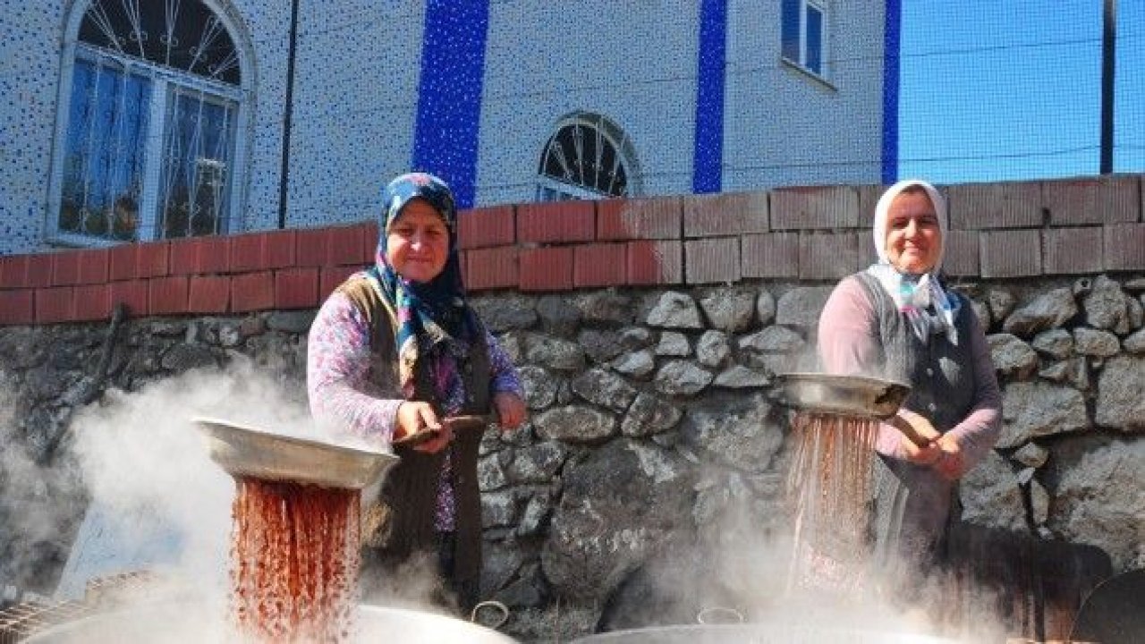 Manisa’da pekmez kazanları kaynıyor