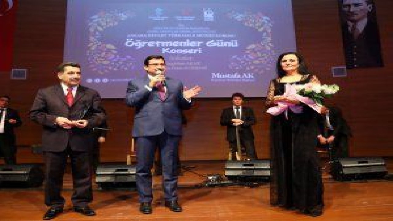 Ankara Devlet Türk Halk Müziği Korosu 24 Kasım Öğretmenler Günü nedeniyle Keçiören’de bir konser verdi