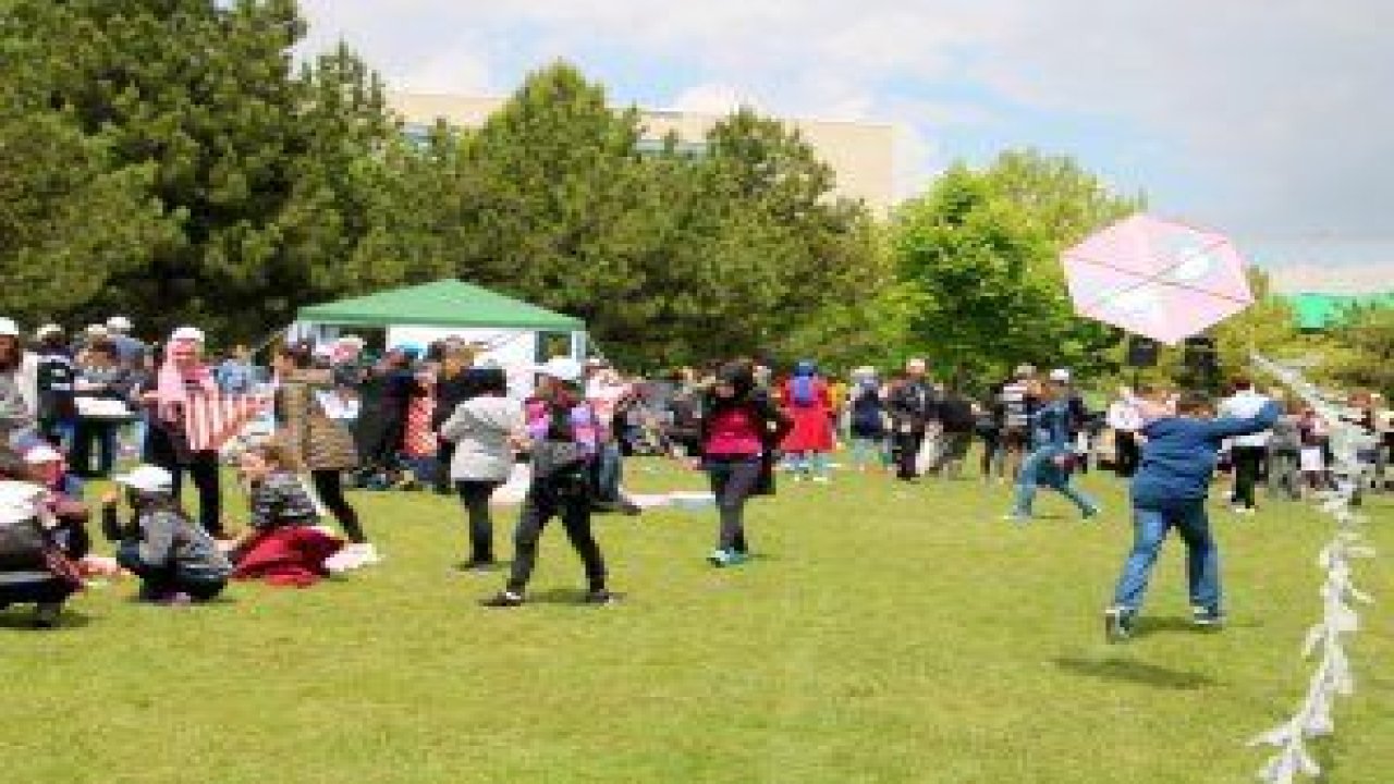 Biyonik Uçurtma Tasarım Yarışması, Çankaya Belediyesi Ahlatlıbel Atatürk Parkı'nda düzenlendi