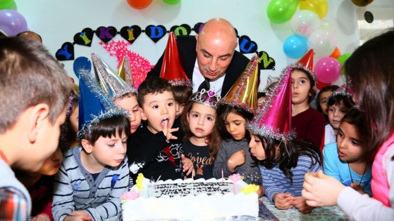 Başkan Altınok minik öğrencilerin doğum gününü kutladı