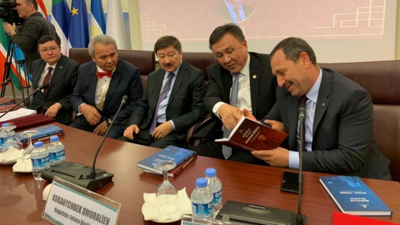 Başkan Demirel Kırgız Şairin Kitap Tanıtım Toplantısına Katıldı