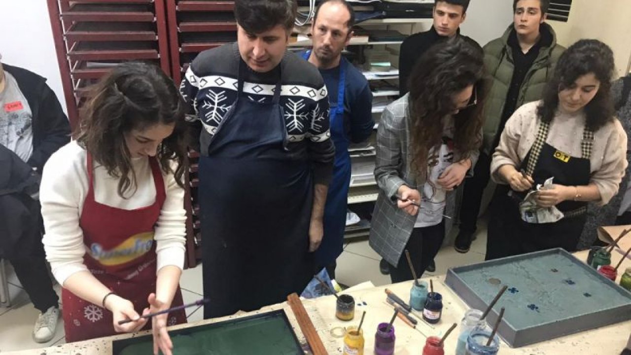 Sincan’da Misafir Öğrenciler “Ebru Sanatı” ile Tanıştı