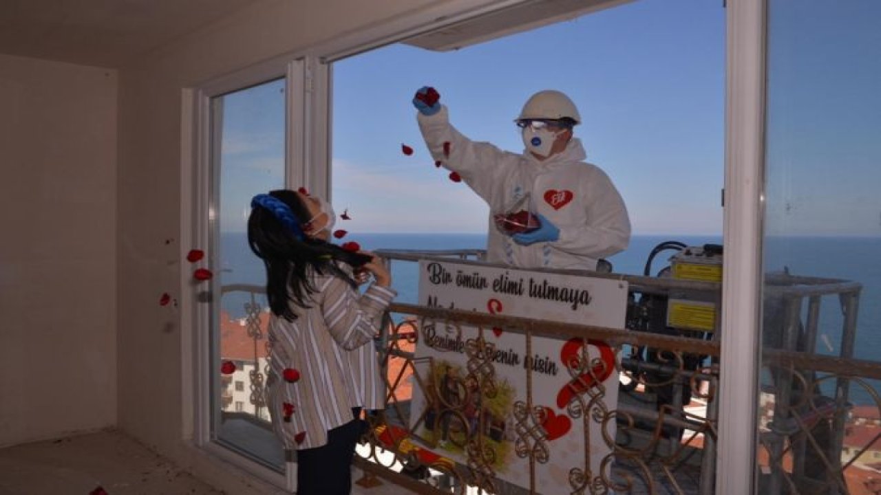 Vinçle 5. kata çıkıp evlilik teklifi yaptı
