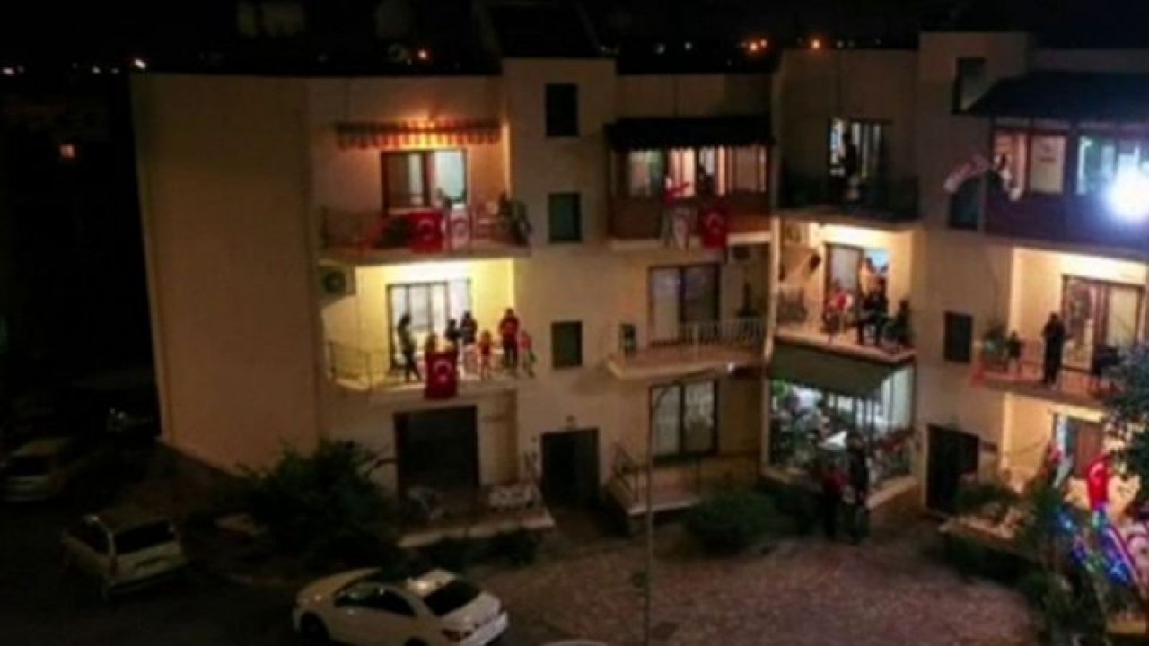 Kuzey Kıbrıs Türk Cumhuriyeti’nde 23 Nisan coşkusu balkonlara taştı