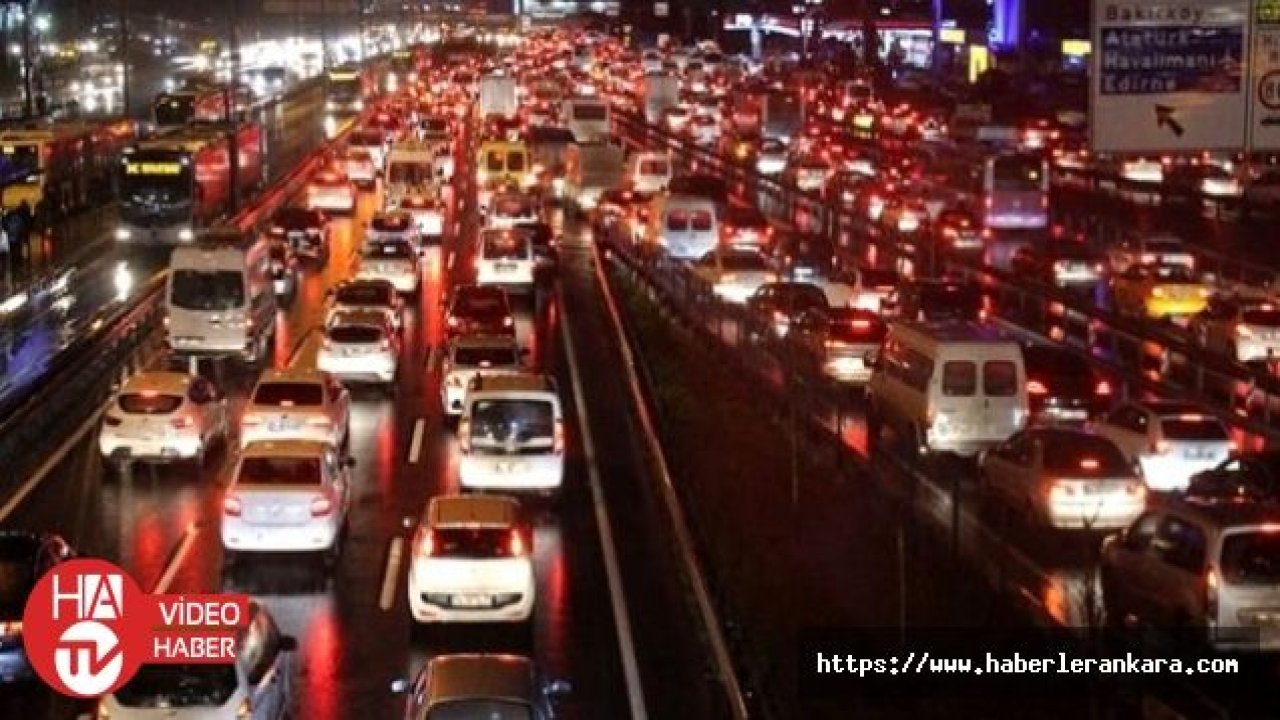 İstanbul Trafiği Kilitlendi! Yoğunluk Oranı %80'den Fazla...