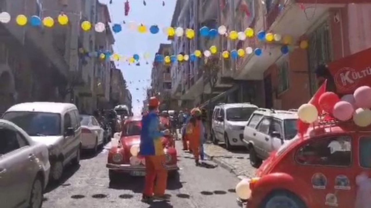 Vatandaş balkondan çaldı animasyon ekibi doyasıya oynadı