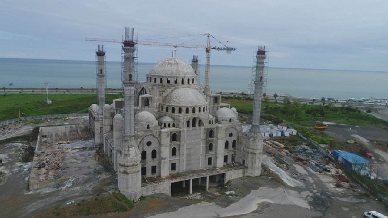 Doğu Karadeniz’in en büyük cami ve külliyesinin yapımı sürüyor