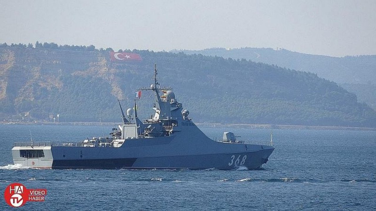Rus savaş gemisi Çanakkale Boğazı’ndan geçti