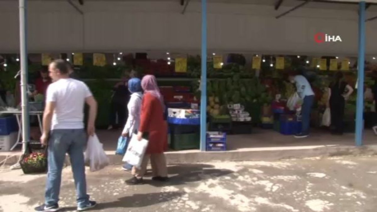 Kısıtlama öncesi halk pazarında yoğunluk