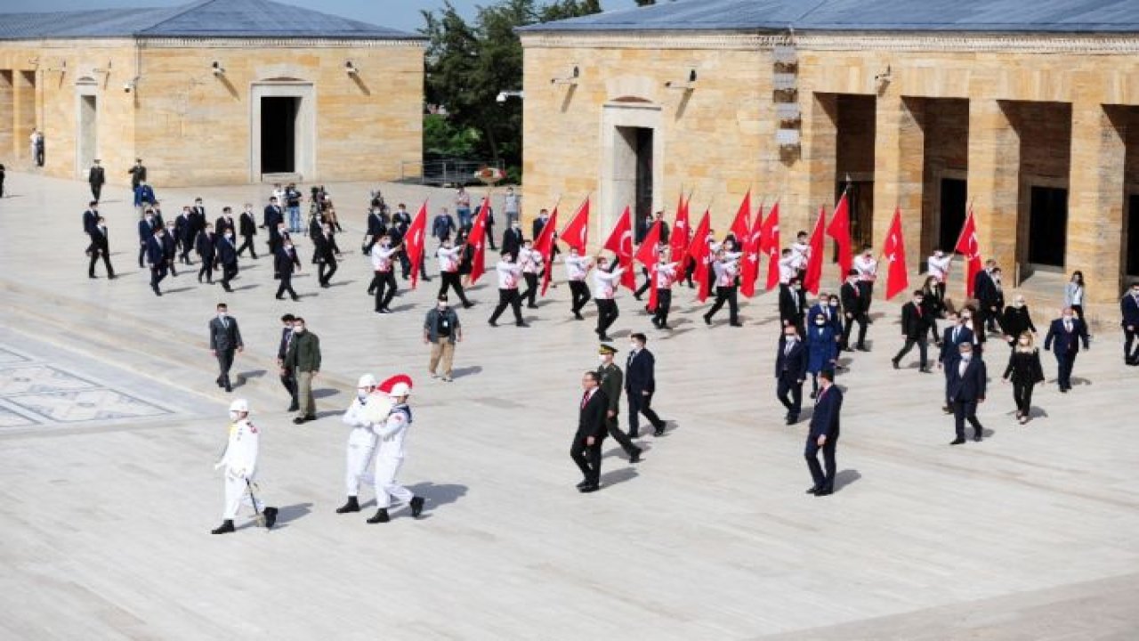 Bakan Kasapoğlu, Anıtkabir’i ziyaret etti