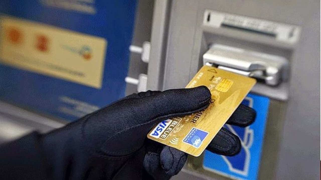 Ankara'da Paraları Cımbızlayan ATM Hırsızları Suçüstü Yakalandı