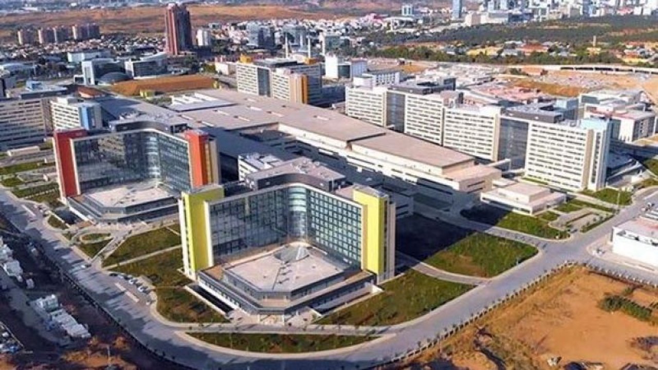 Ankara Şehir Hastanesinin Büyük Başarısı! Pandemiyle Mücadelenin Merkezi Oldu