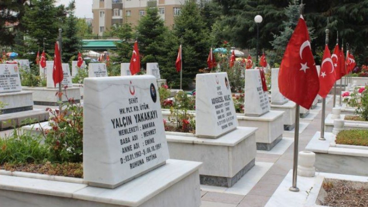 Ankara Şehitliklerinde hüzünlü bayram