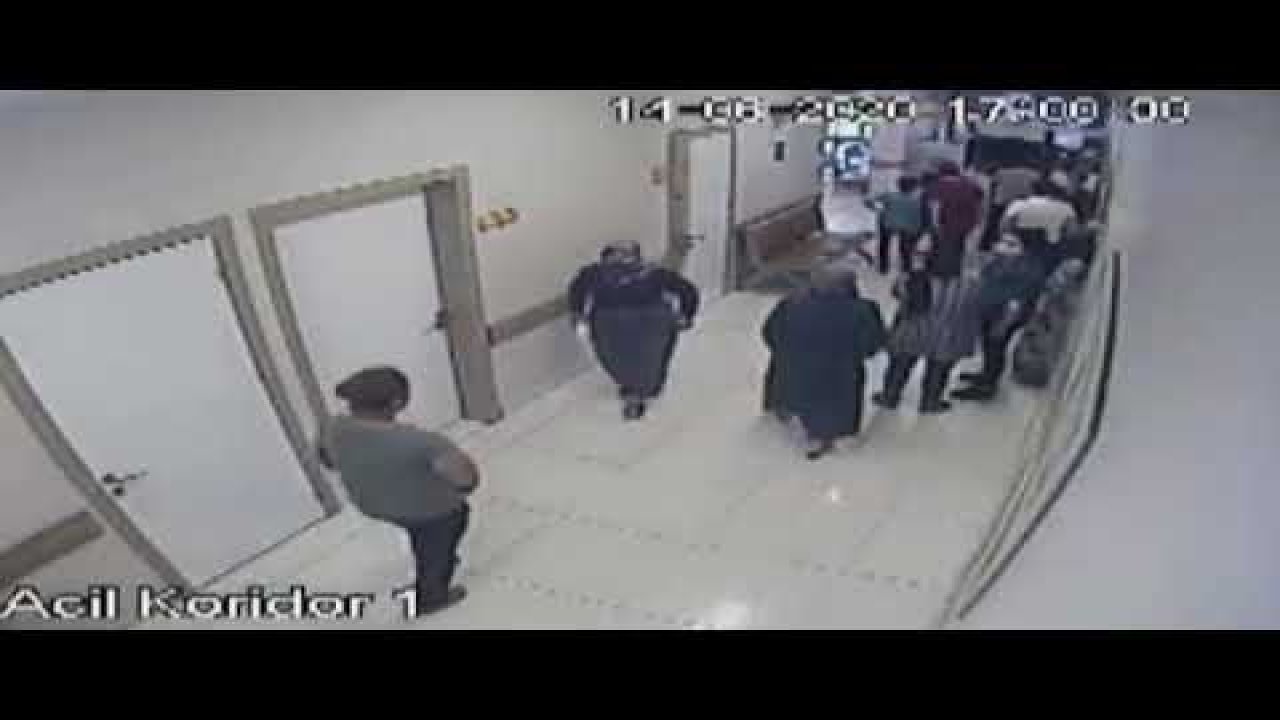 Sağlık çalışanlarına palalı saldırı güvenlik kamerasında! 4 sağlık çalışanı...
