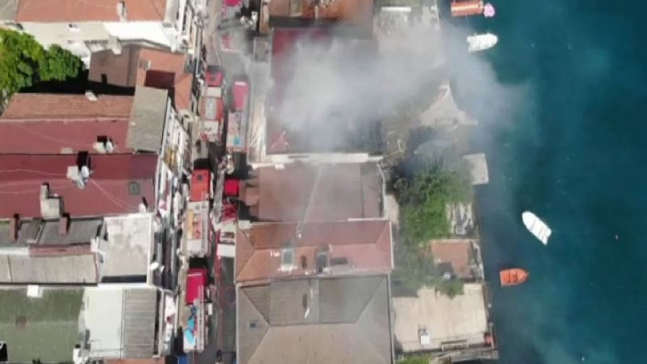 İstanbul'da korkutan yangın! Dumandan etkilen itfaiye eri...