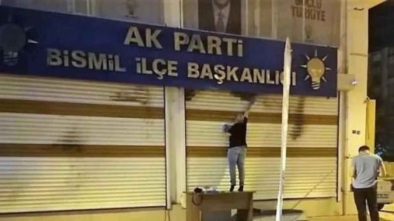 AK Parti İlçe Başkanlığı binasına molotofkokteylli saldırı!