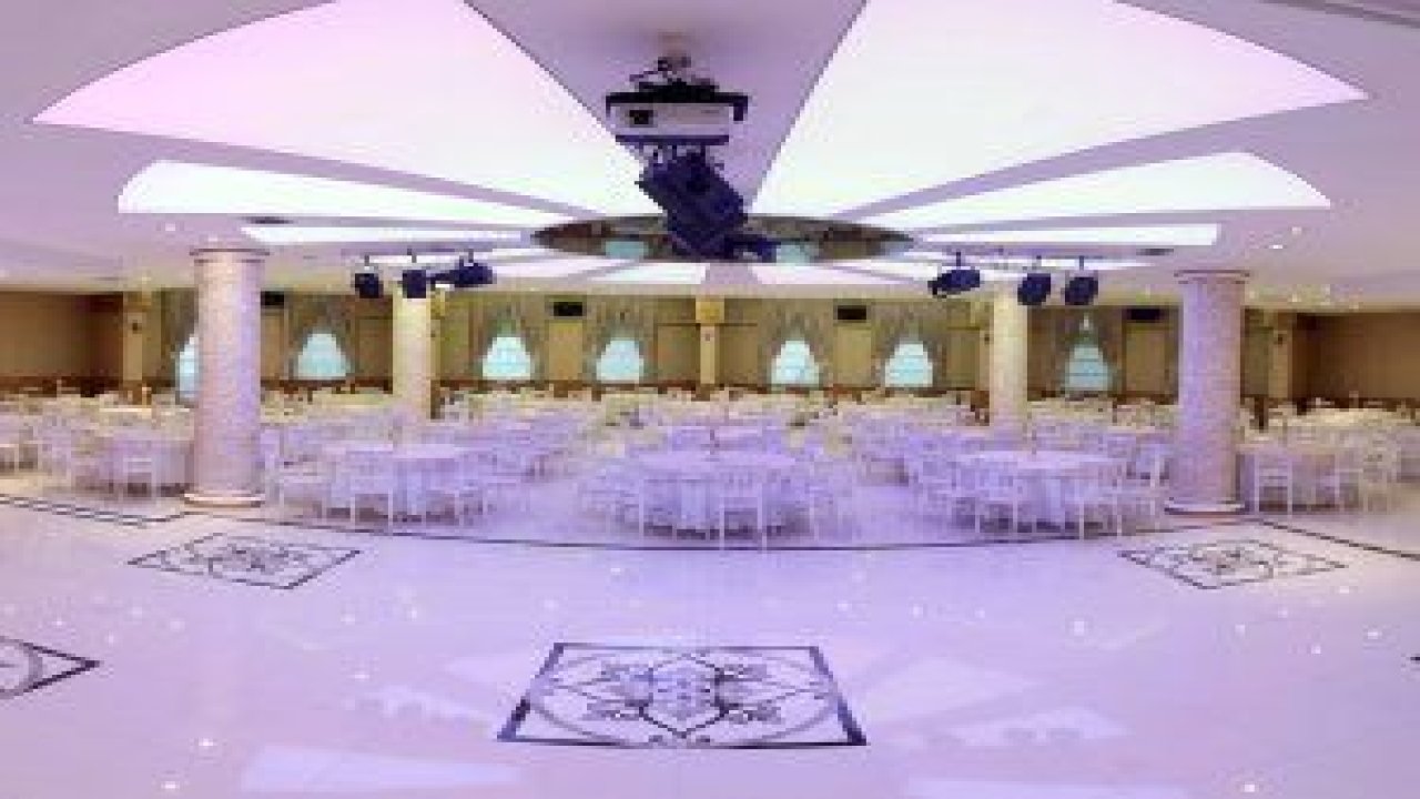 Yenimahalle Belediyesi, düğün salonlarıyla vatandaşların mutluluğuna ortak olmaya devam ediyor