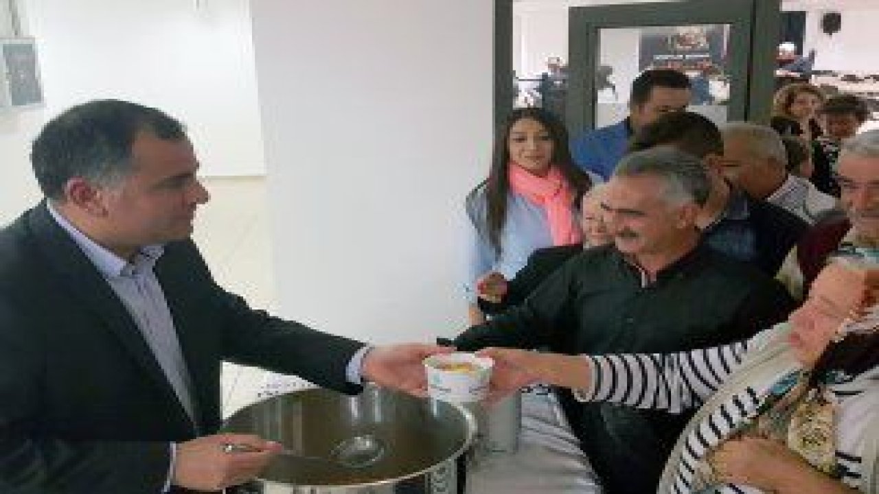 Pir Sultan Abdal Cemevi ve Kültür Merkezi'nde Aşure Lokması Etkinliği düzenlendi