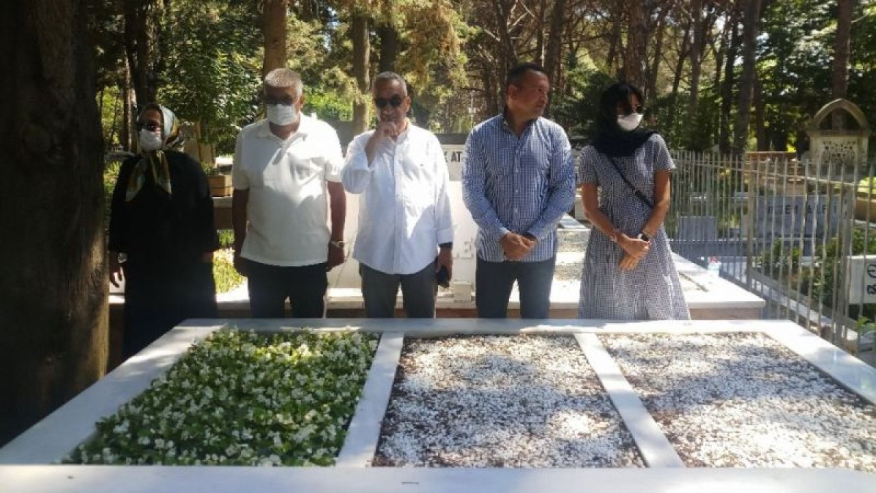 Kemal Sunal vefatının 20’inci yılında mezarı başında anıldı