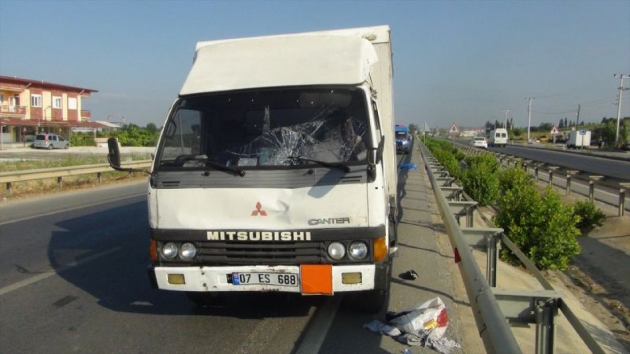 Antalya'da kamyonun çarptığı yaya öldü! Kamyon şoförü gözaltına alındı