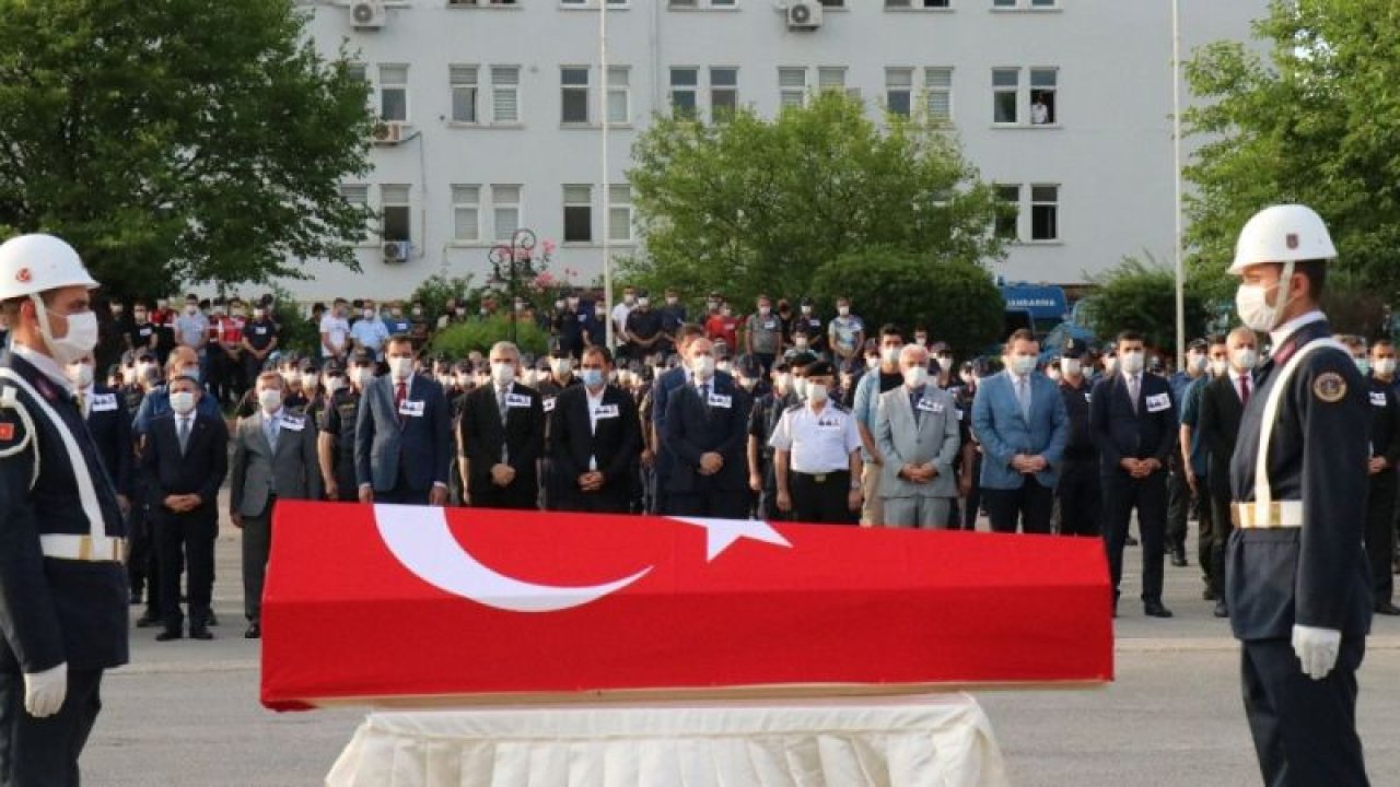 Şehit askerlerin cenazeleri memleketlerine uğurlandı