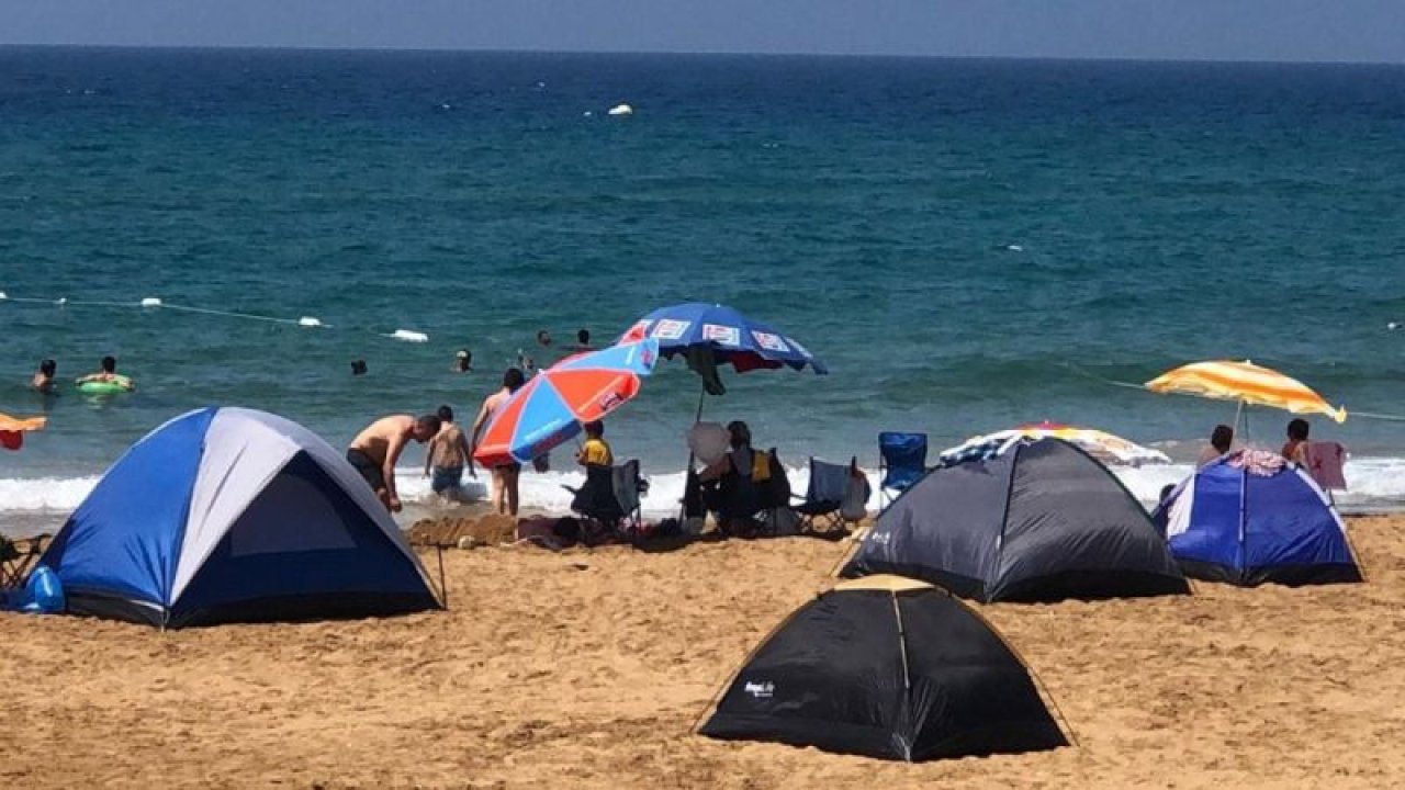 Tatilciler çadırı tercih etti, sahiller çadır kente döndü