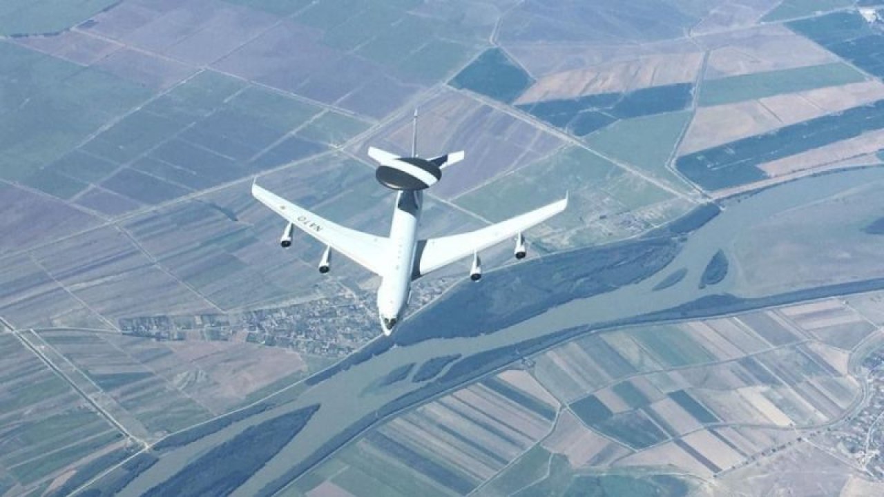 MSB: “NATO’ya ait AWACS uçağına, 23.000 feet irtifada yakıt ikmali yapıldı”
