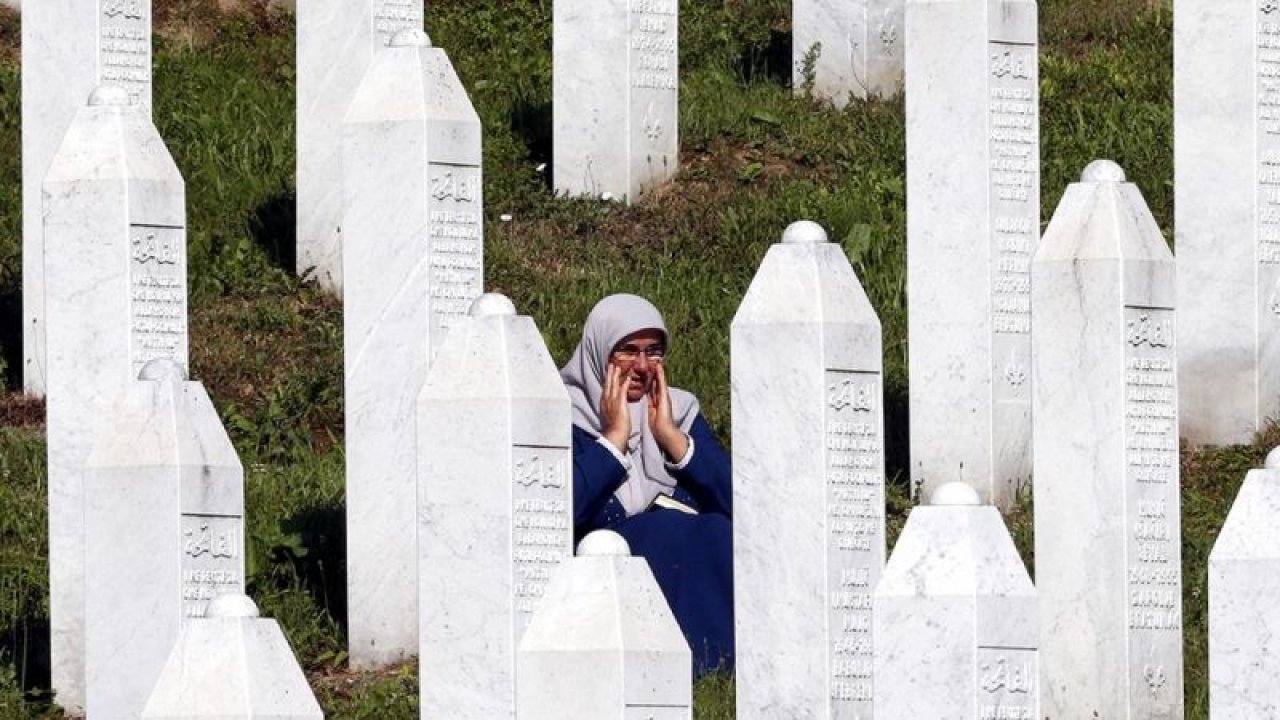 Acılar anılar kadar taze! 11 Temmuz Srebrenitsa katliamı… - Video Haber