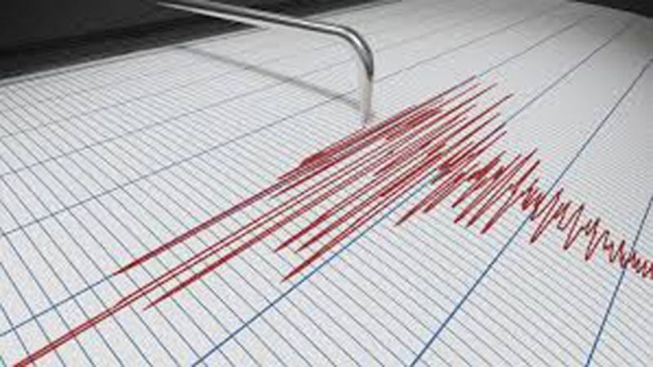 Balıkesir’de deprem! Sarsıntı paniğe neden oldu...