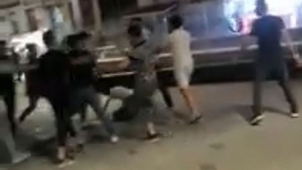 “Dövüş Kulübü” filmini aratmayan meydan kavgası kamerada - Video Haber
