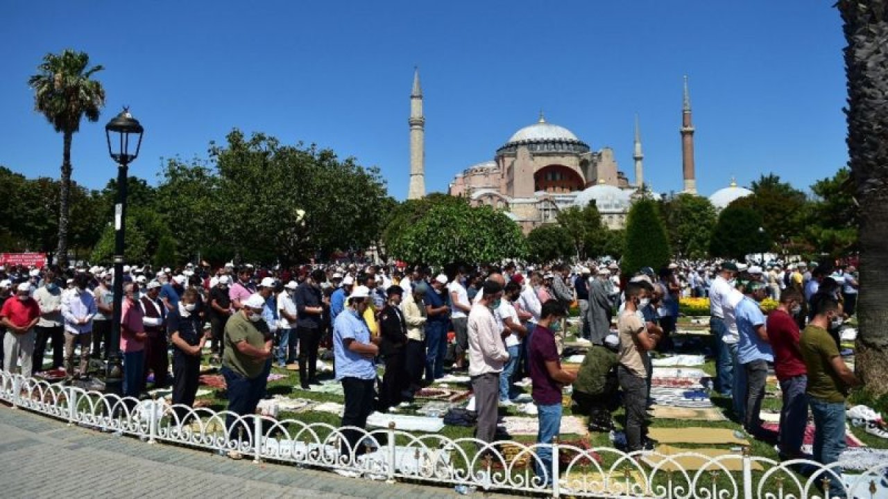 Cumhurbaşkanı Erdoğan, namaza kaç kişinin katıldığını açıkladı