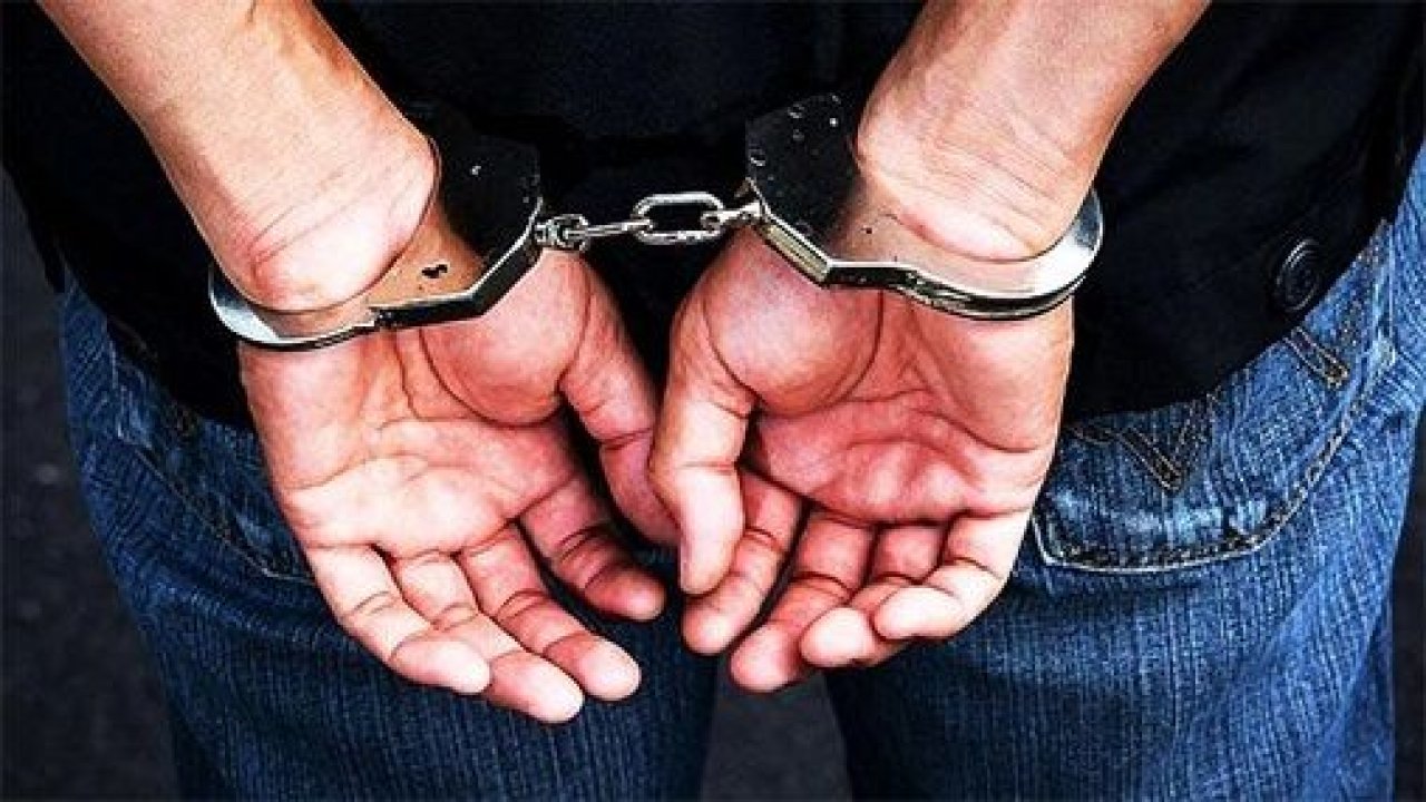 Uyuşturucu operasyonunda gözaltına alınan 5 sokak satıcısı tutuklandı