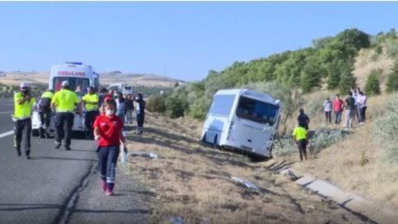 Feci kaza! Ankara'da yolcu otobüsü servis aracına çarptı: 1 ölü, 8 yaralı