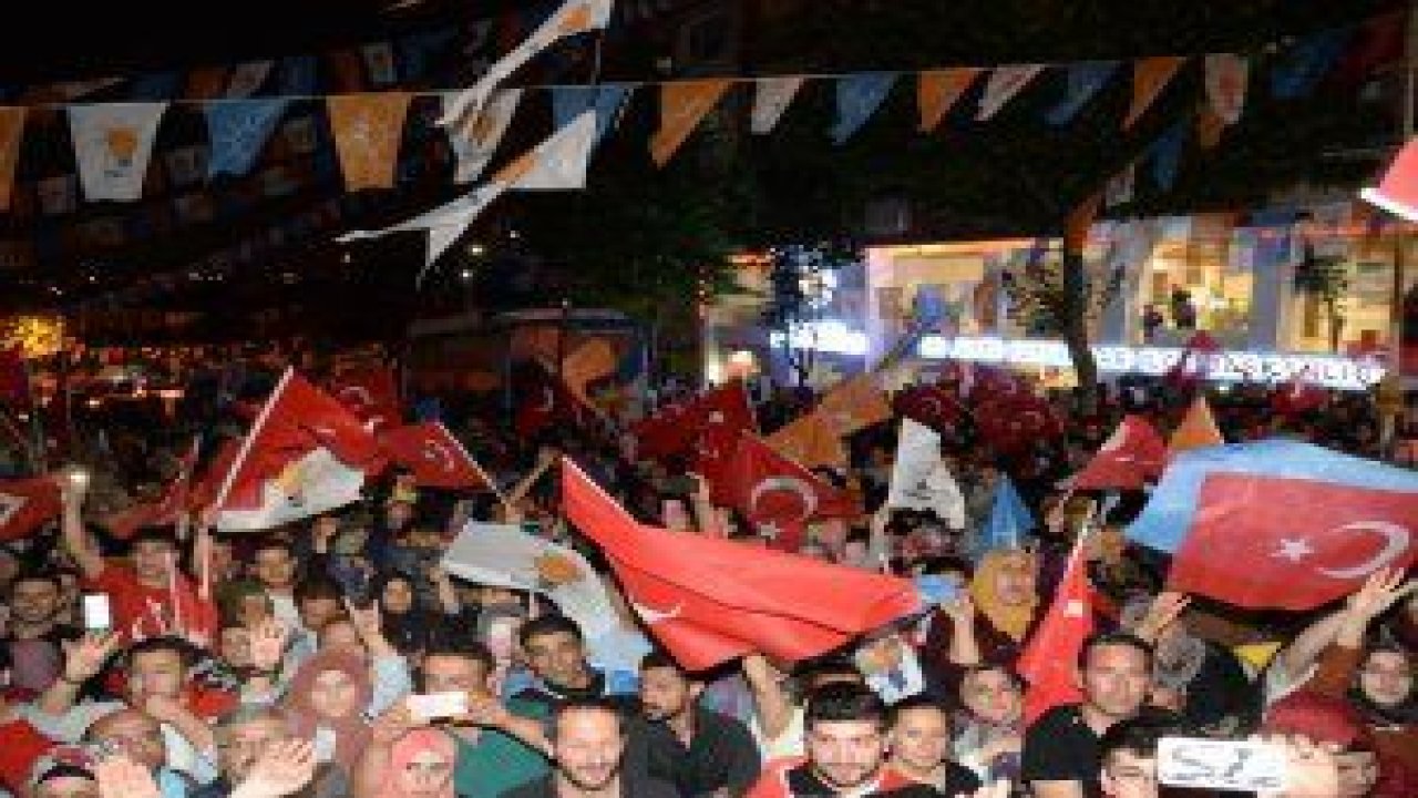 Pursaklar, Erdoğan'ın Zaferini Coşkuyla Kutladı