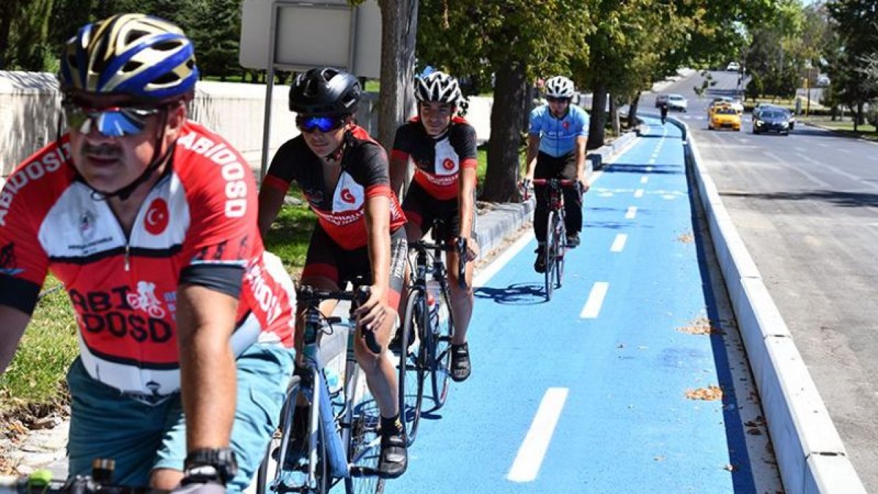 Ankaralı bisiklet tutkunlarının beklediği “Mavi Yol” açıldı