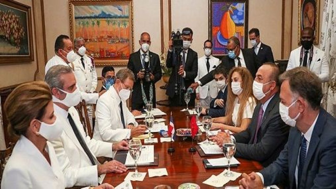 Bakan Çavuşoğlu, Dominik Cumhuriyeti Cumhurbaşkanı Abinader'le görüştü