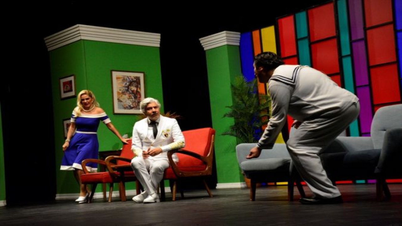 "Süt Kardeşler" oyunu Bursa'da sahnelendi! Büyük Beğeni Topladı