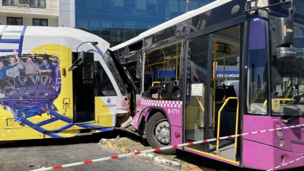 Son Dakika! İstanbul'da tramvay halk otobüsüne çarptı