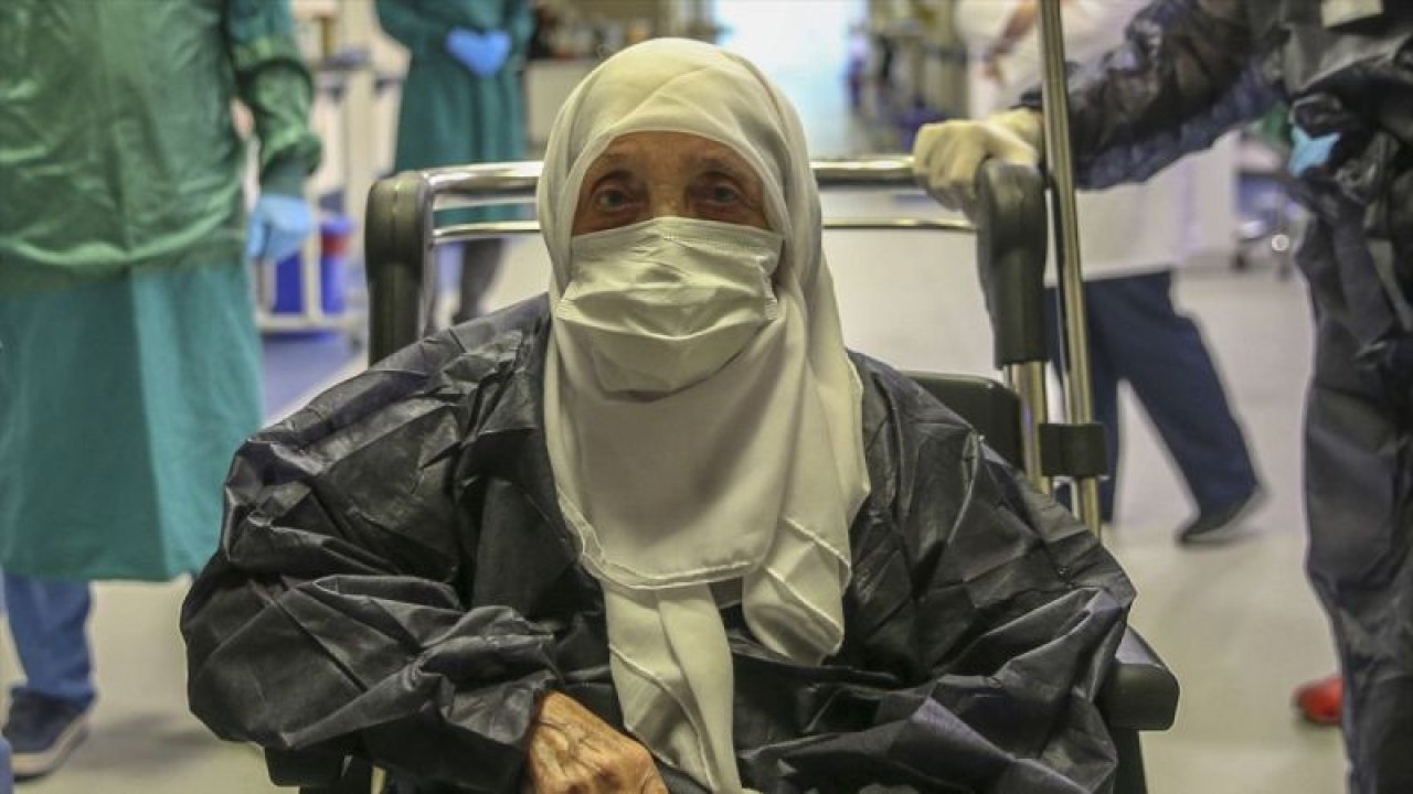 Ankara'da 96 yaşında koronavirüsü yendi, hastaneden alkışlarla taburcu edildi