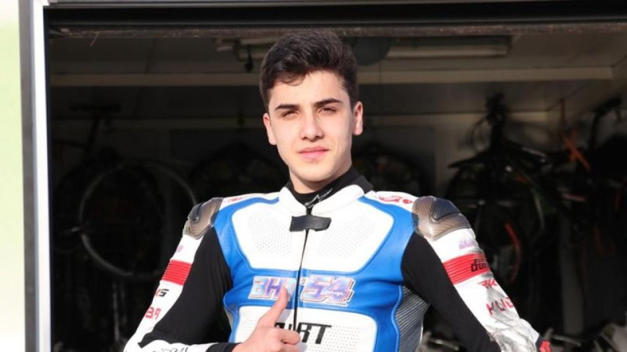 Milli motosikletçi Bahattin Sofuoğlu, İspanya'da ikinci oldu