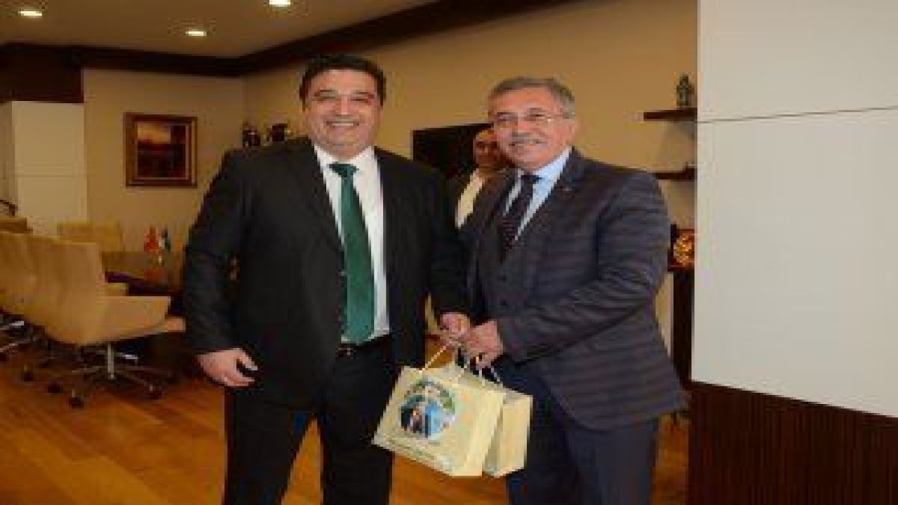 Pursaklar Voleybol İhtisas Takımı, Belediye Başkanı Selçuk Çetin’i ziyaret ettiler