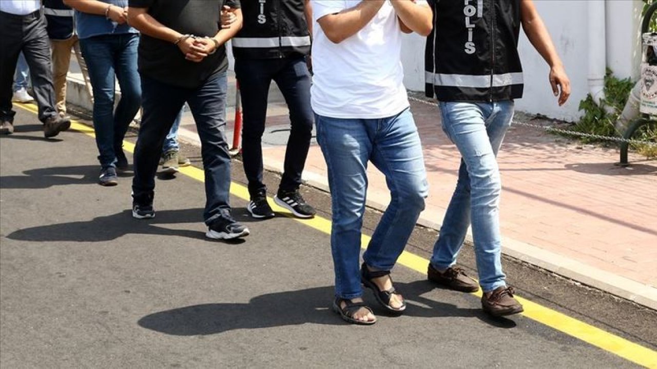 Adana merkezli 15 ilde FETÖ operasyonu: 22 gözaltı